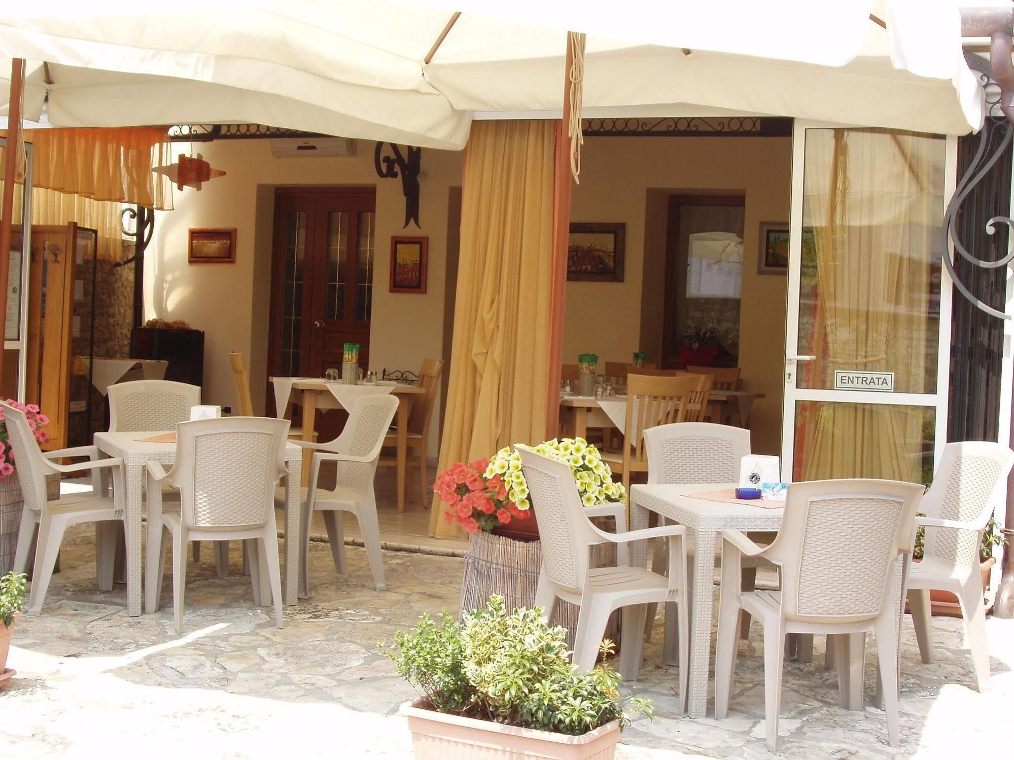 Locanda Ai Archi Farra di Soligo Exterior foto
