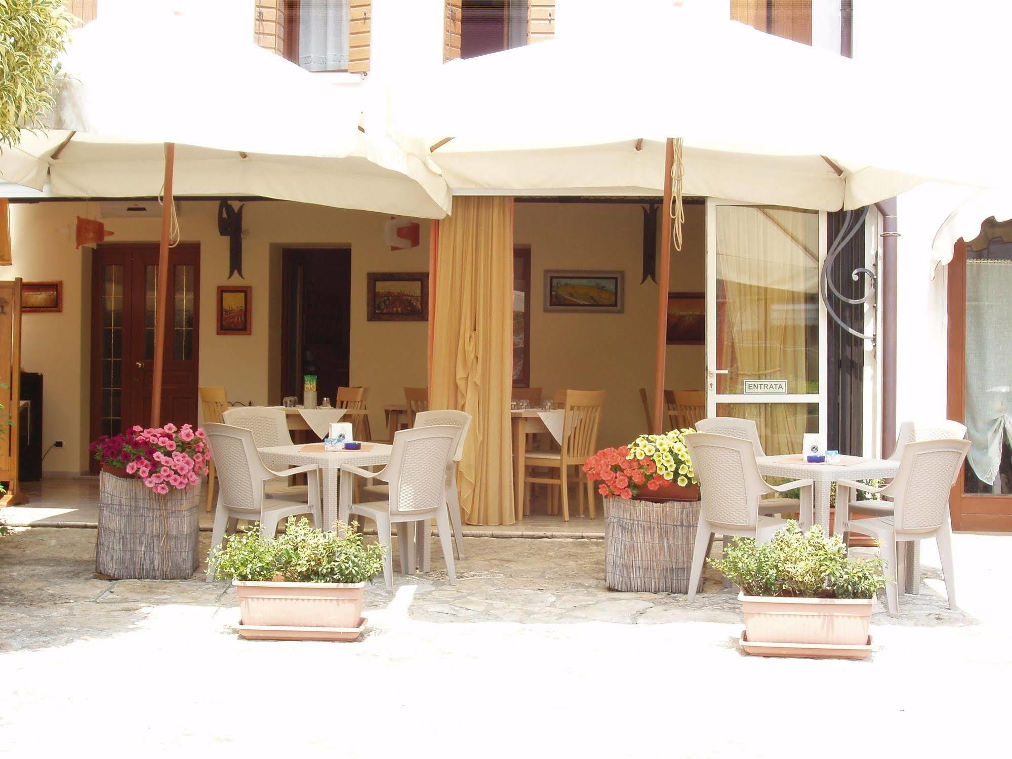 Locanda Ai Archi Farra di Soligo Exterior foto